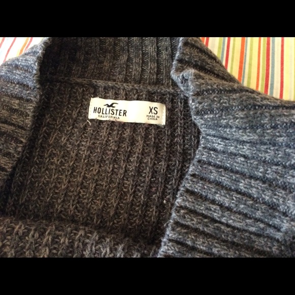 Hollister Slight mid-drift grey sweater - Picture 2 of 8